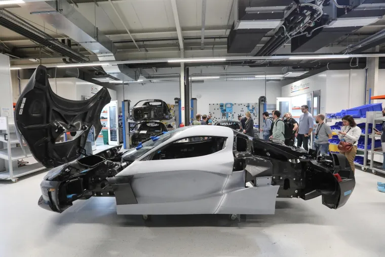 Pogledajte kako iznutra izgleda Rimac tvornica u kojoj radi 500 ljudi: Ovdje se sklapa Nevera, auto od dva milijuna eura!