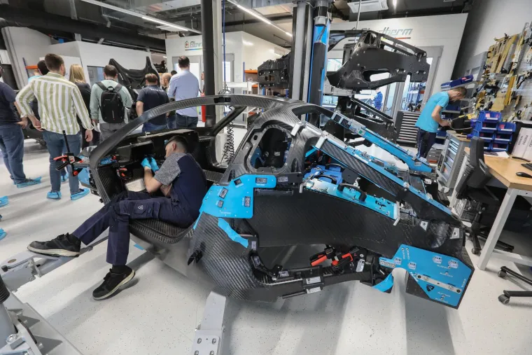 Pogledajte kako iznutra izgleda Rimac tvornica u kojoj radi 500 ljudi: Ovdje se sklapa Nevera, auto od dva milijuna eura!