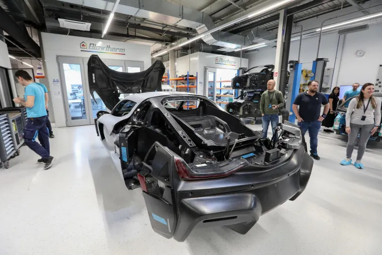 Pogledajte kako iznutra izgleda Rimac tvornica u kojoj radi 500 ljudi: Ovdje se sklapa Nevera, auto od dva milijuna eura!