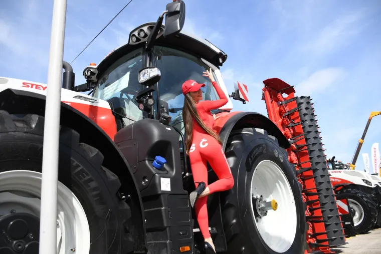 Kapitalci vrijedni nekoliko stotina tisuća eura pali u drugi plan kad se ukazala Ivana: Slova na njezinoj guzi izazvala su odu&scaron;evljenje posjetitelja