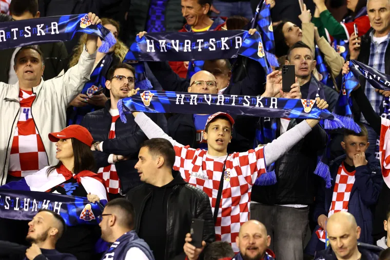 Nevjerojatna koreografija u Splitu: Na krcatim poljudskim tribinama jedan dječak ukrao &scaron;ou interesantnom porukom