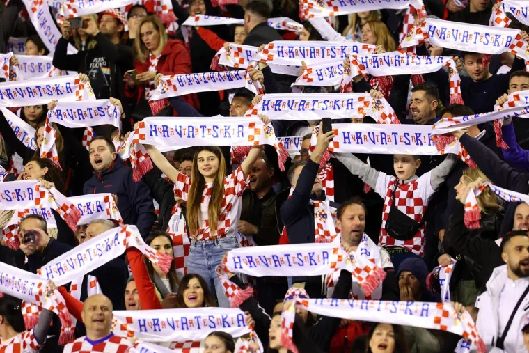 Nevjerojatna koreografija u Splitu: Na krcatim poljudskim tribinama jedan dječak ukrao &scaron;ou interesantnom porukom