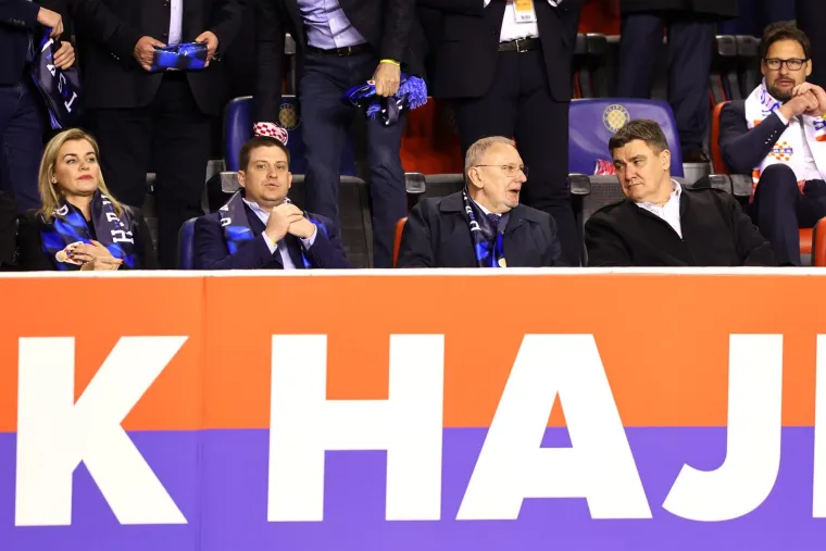 Sport spaja ljude? Milanović u dru&scaron;tvu HDZ-ovaca na prepunom Poljudu. Evo tko je sve do&scaron;ao