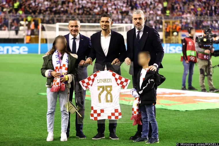 Oproštaj od najdražeg dresa: Evo kako je to izgledalo kada su Lovren i Strinić dobili posebne nagrade