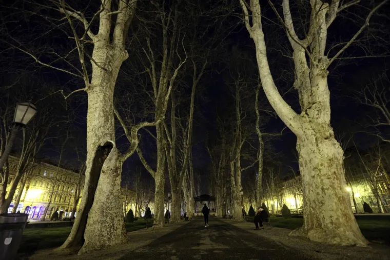 Većina gradova u Hrvatskoj na sat vremena zavr&scaron;ila je u mraku: Otkrivamo &scaron;to je razlog