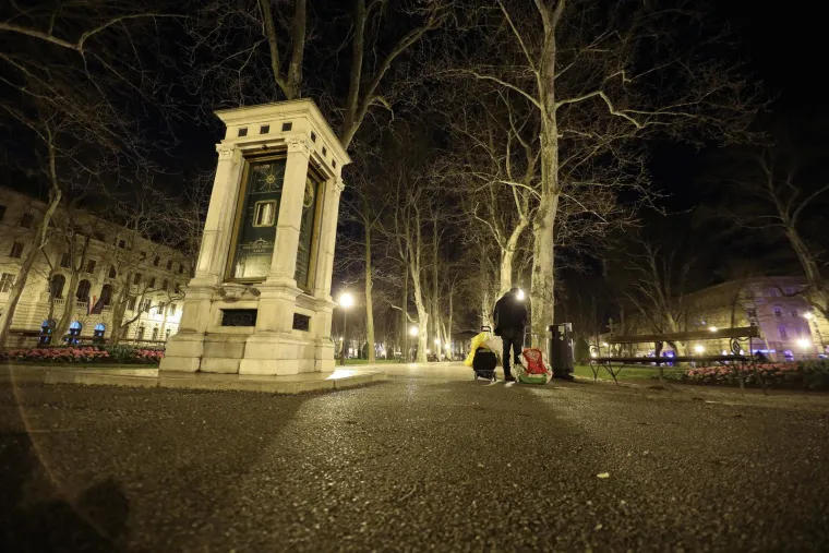 Većina gradova u Hrvatskoj na sat vremena zavr&scaron;ila je u mraku: Otkrivamo &scaron;to je razlog