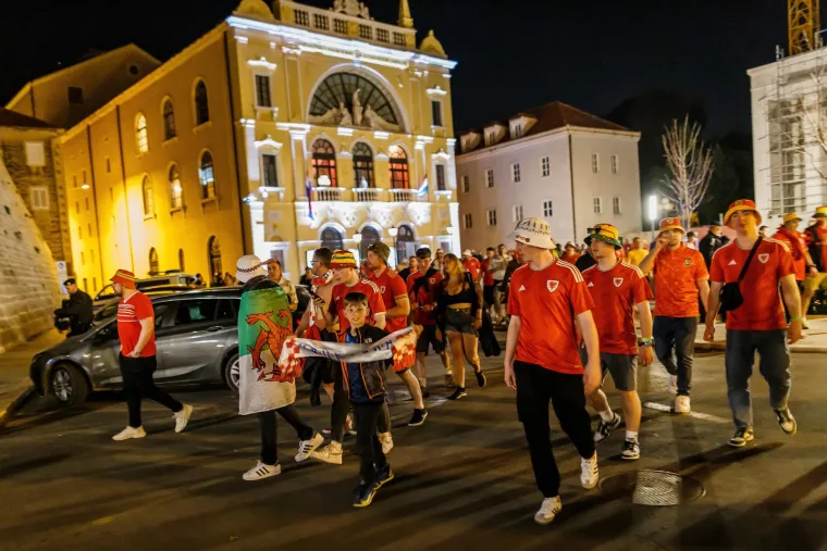Vel&scaron;ani nisu skidali osmijeh s lica. Ovako su sinoć izgledale splitske ulice nakon utakmice