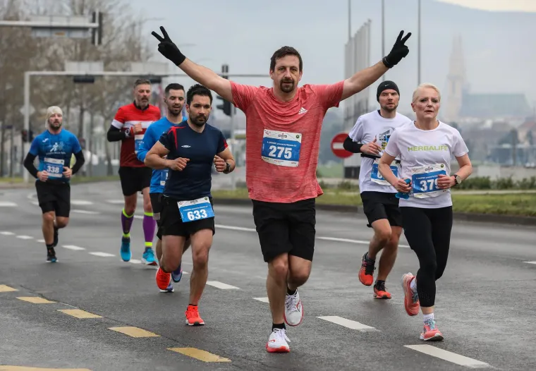 Ni prohladno vrijeme nije im zasmetalo. Održan 8. Zagrebački proljetni polumaraton