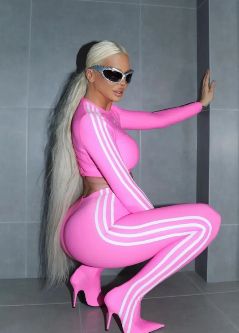 Jelena Karleuša zajahala bika u stajlingu od 7000 eura! Ta žena izgleda nevjerojatno čak i u trenirci...