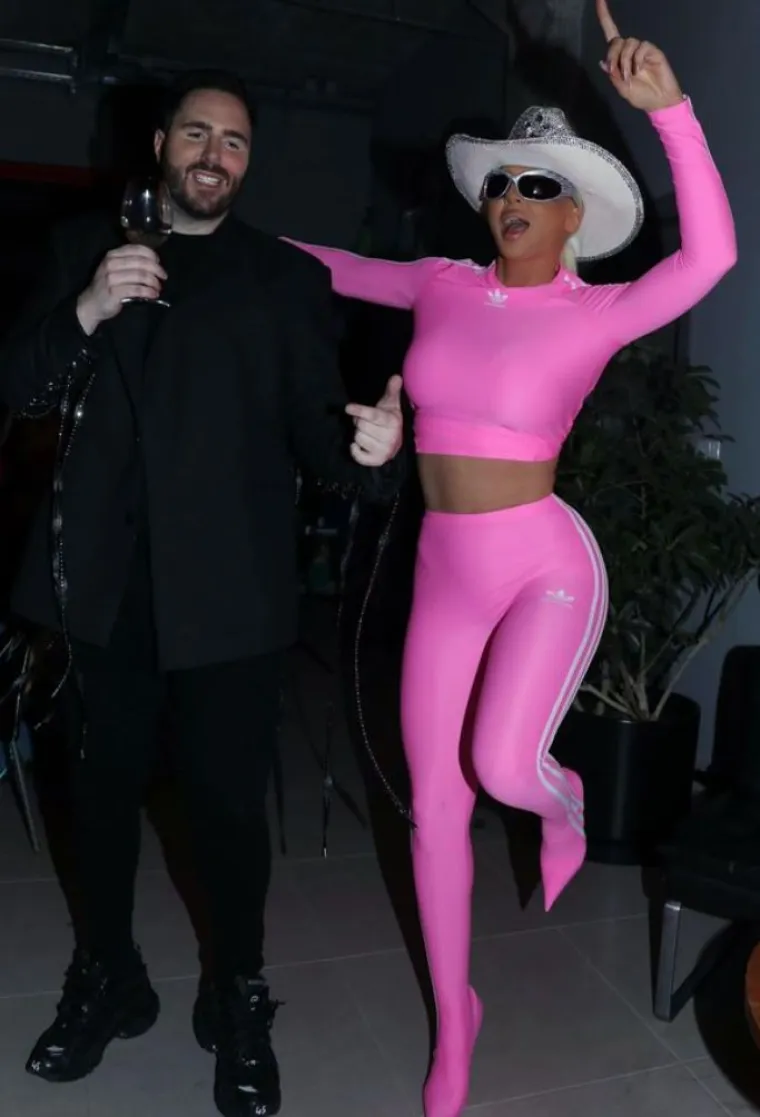 Jelena Karleuša zajahala bika u stajlingu od 7000 eura! Ta žena izgleda nevjerojatno čak i u trenirci...