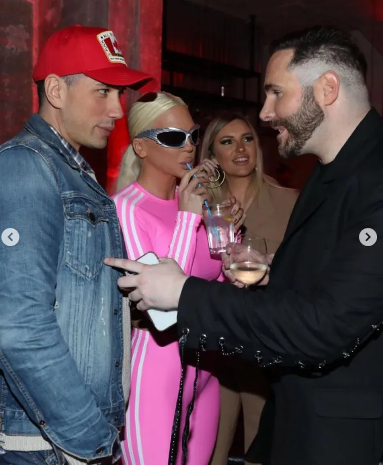 Jelena Karleuša zajahala bika u stajlingu od 7000 eura! Ta žena izgleda nevjerojatno čak i u trenirci...