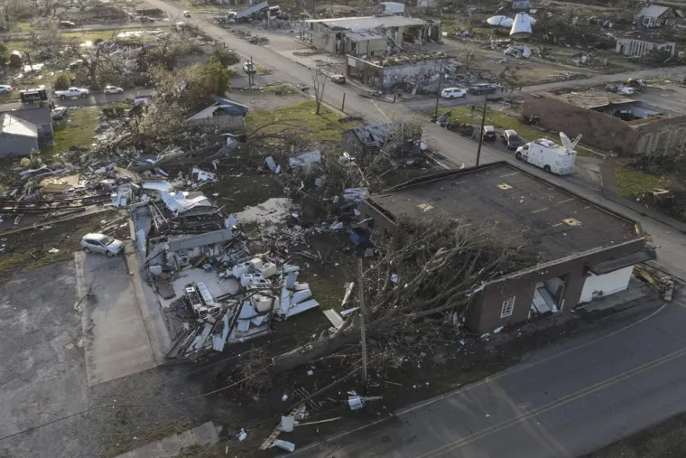 Razorni tornado poharao Mississippi: Poginulo 25 ljudi, deseci ozlijeđeni. Pogledajte što je ostavio iza sebe