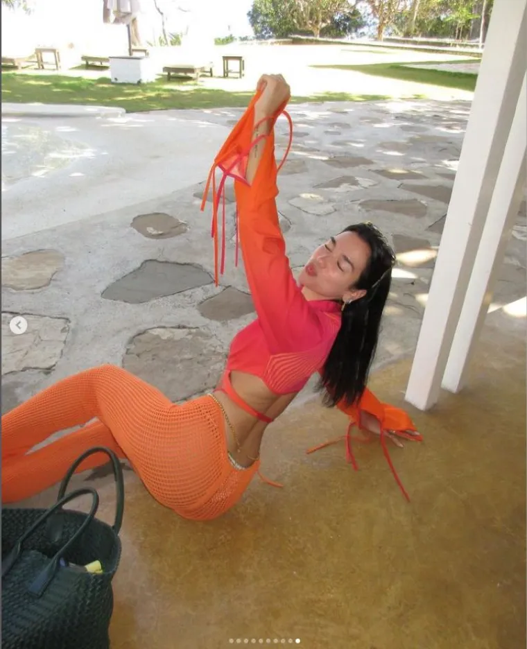 Dua Lipa u tropskom raju ne izlazi iz tangica: Instagram joj gori, a mi smo izvukli najhot objave