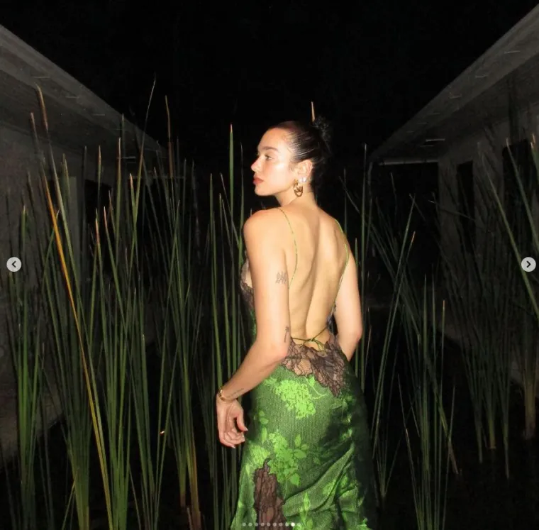 Dua Lipa u tropskom raju ne izlazi iz tangica: Instagram joj gori, a mi smo izvukli najhot objave