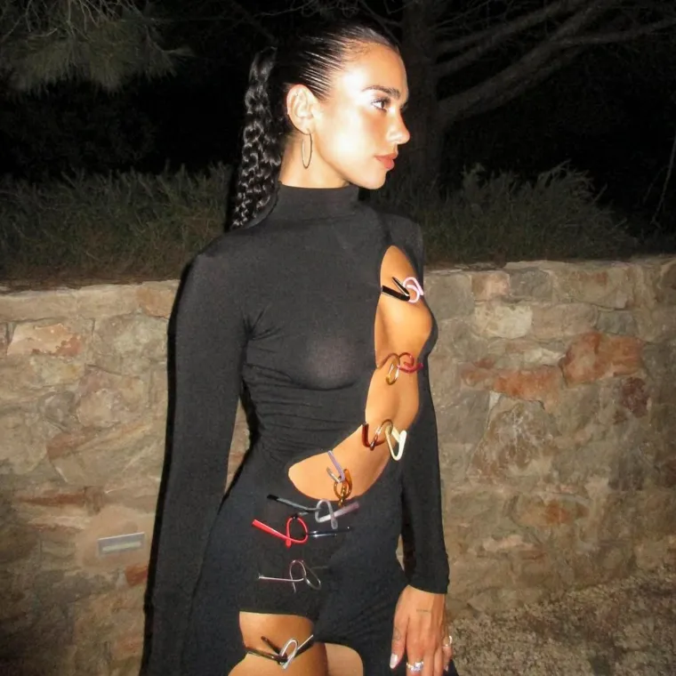 Dua Lipa u tropskom raju ne izlazi iz tangica: Instagram joj gori, a mi smo izvukli najhot objave