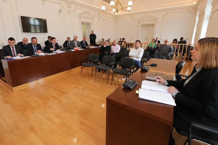 S Mamićima izvlačio novac iz Dinama: Ponašanjem natjerao sud da izda nalog za njegovo privođenje