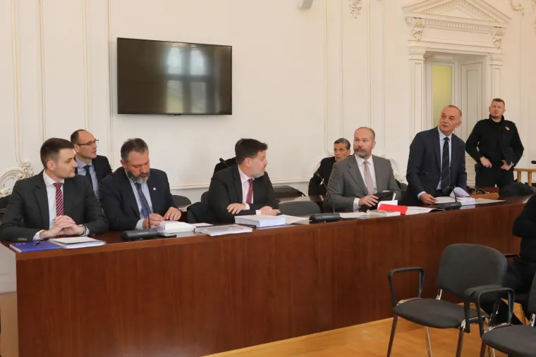 S Mamićima izvlačio novac iz Dinama: Ponašanjem natjerao sud da izda nalog za njegovo privođenje