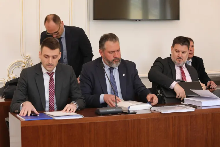 S Mamićima izvlačio novac iz Dinama: Ponašanjem natjerao sud da izda nalog za njegovo privođenje