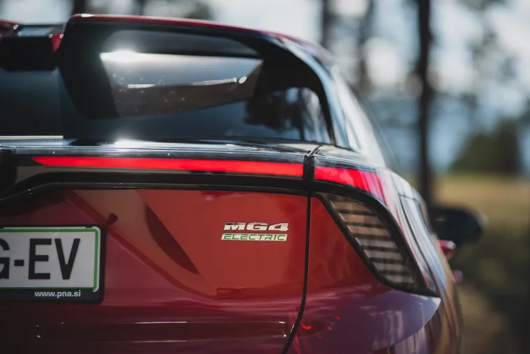 Ovo je novi MG4: Kompakt na struju oduševljava svojim sportskim izgledom, ali i sjajnom cijenom