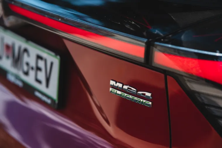 Ovo je novi MG4: Kompakt na struju oduševljava svojim sportskim izgledom, ali i sjajnom cijenom