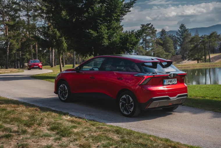 Ovo je novi MG4: Kompakt na struju odu&scaron;evljava svojim sportskim izgledom, ali i sjajnom cijenom