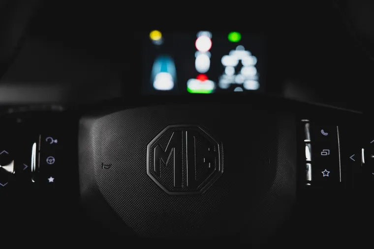 Ovo je novi MG4: Kompakt na struju odu&scaron;evljava svojim sportskim izgledom, ali i sjajnom cijenom