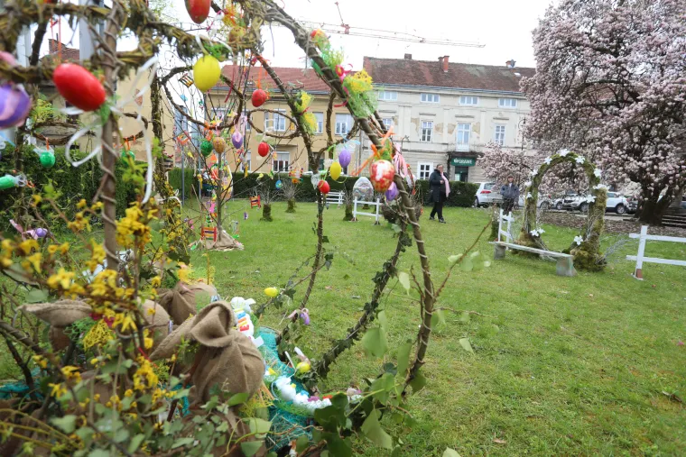 Pogledajte prekrasnu izložbu pisanica u parkovima Karlovca