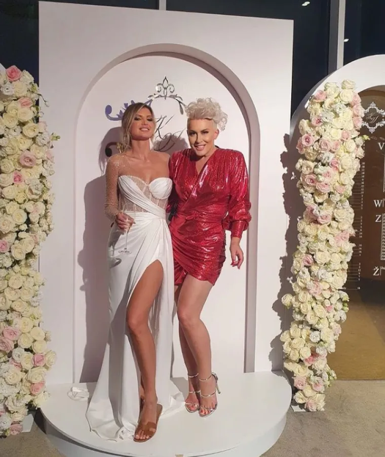 Indira Levak na vjenčanju Ivice Zupca i Kristine Pri&scaron;č.