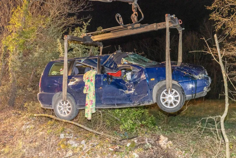 Marčana - Prometna nesreća s poginulom osobom dogodila se na ulazu u Marčanu iz smjera Vodnjana. Plavi Seat Cordoba sletio je s ceste. 
