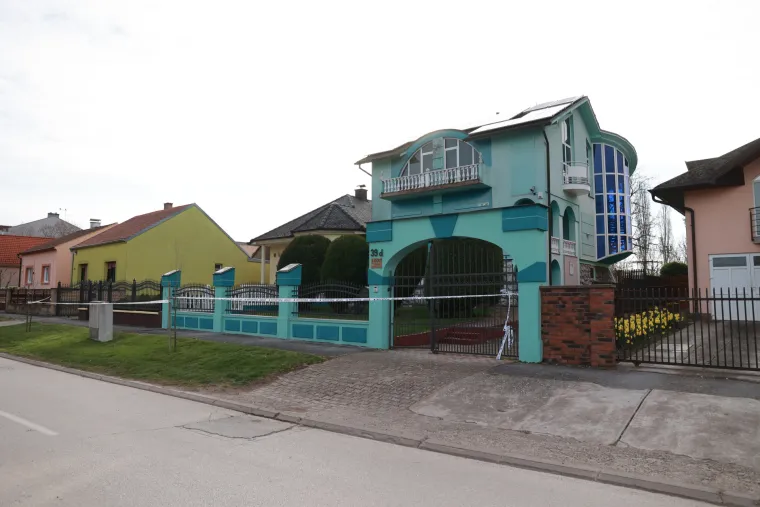 Ovo je kuća stravičnog zločina u Vinkovcima. Sumnja se da je sin ubio oca pa presudio sebi