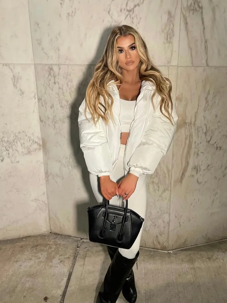 Utakmica je pala u drugi plan kada se pojavila ona, nitko nije gledao &scaron;to se događa na terenu, a ona je bacila oko na Mourinhovog klinca