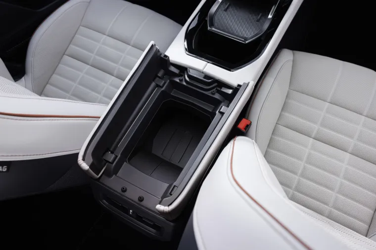 Ono je novi Renault Espace: &Scaron;esta generacija odu&scaron;evljava izgledom, ali i malom potro&scaron;njom