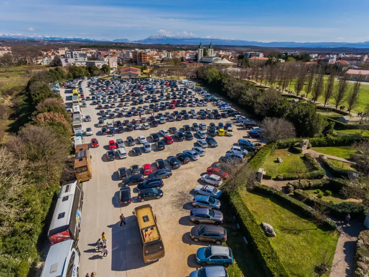 Predivne fotografije Međugorja iz zraka: Godišnje ga posjeti oko milijun katolika