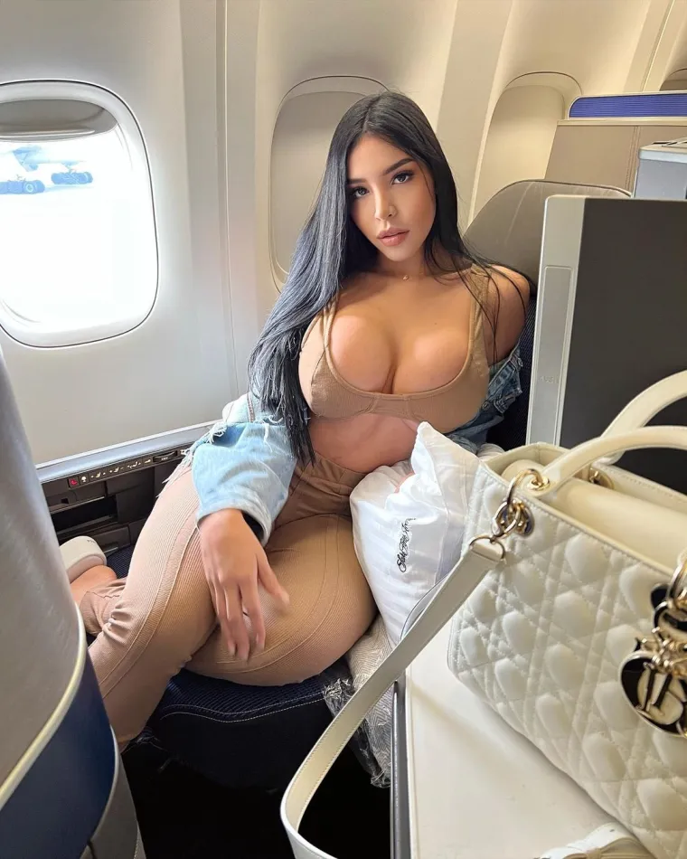 Nije nimalo sramežljiva pa je bujne grudi pokazivala za svaki gol: Nisu ba&scaron; bili svi sretni tim potezom pa je stigla kazna