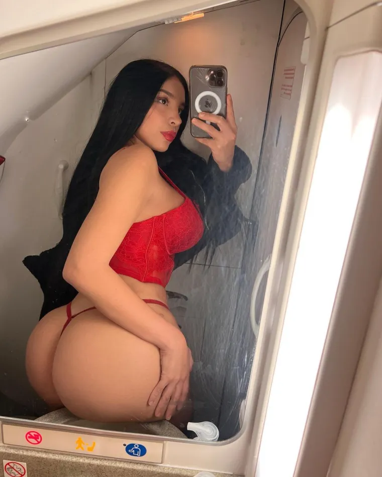 Nije nimalo sramežljiva pa je bujne grudi pokazivala za svaki gol: Nisu ba&scaron; bili svi sretni tim potezom pa je stigla kazna