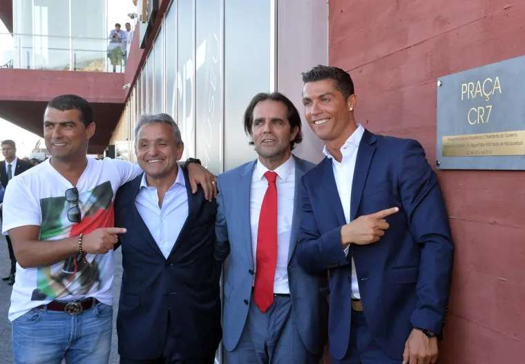 Cristiano Ronaldo pokazao starijeg brata kojega ne viđamo često, imao je dobar razlog za to