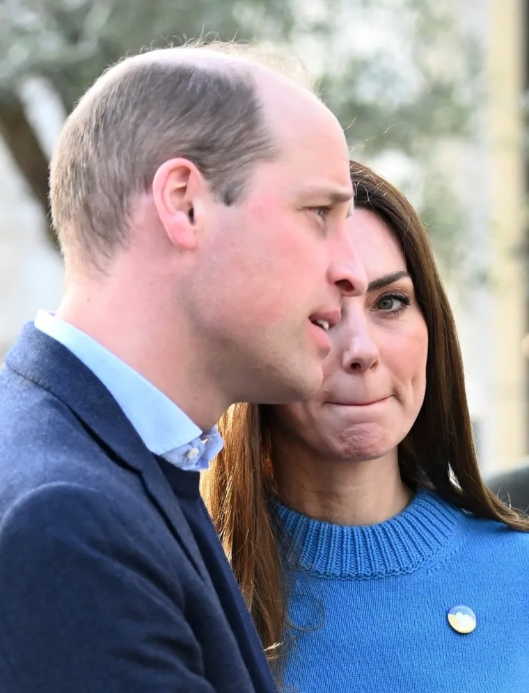 U središtu pozornosti sada su se našli William i Kate Middleton, a mediji izvještavaju da njih dvoje možda neće biti zajedno na dan krunidbe jer su se glasine da je princ prevario svoju suprugu pokazale točnima.