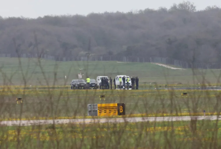 Prizori užasa u Puli: Stižu prve snimke s mjesta avionske nesreće, poginule su dvije osobe