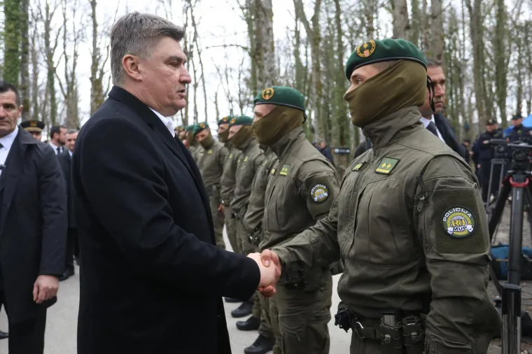 Ovi opaki momci danas su položili zakletvu, ni Milanoviću nije bilo svejedno kad im je stiskao ruke