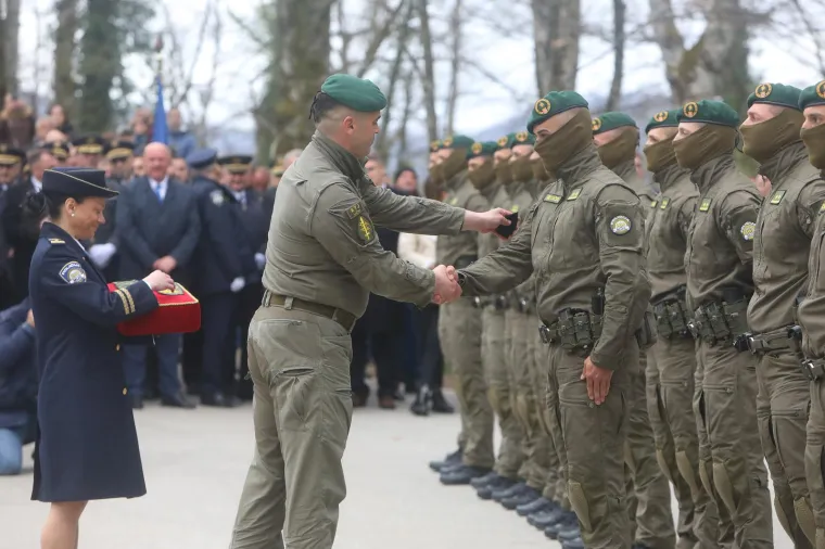 Ovi opaki momci danas su položili zakletvu, ni Milanoviću nije bilo svejedno kad im je stiskao ruke
