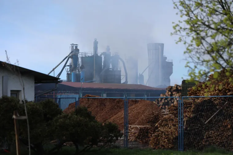 Pogledajte fotografije katastrofe: U požaru je izgorio pogon tvornice parketa Galeković