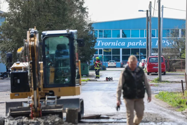 Pogledajte fotografije katastrofe: U požaru je izgorio pogon tvornice parketa Galeković
