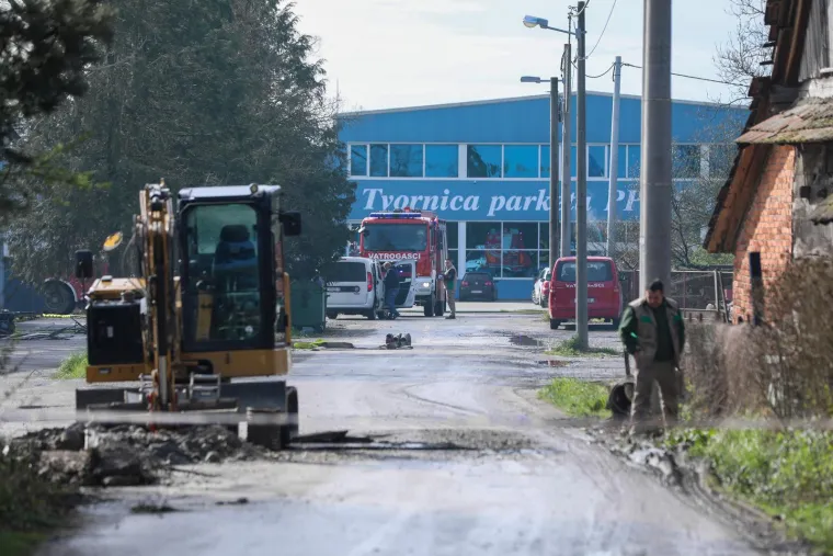 Pogledajte fotografije katastrofe: U požaru je izgorio pogon tvornice parketa Galeković