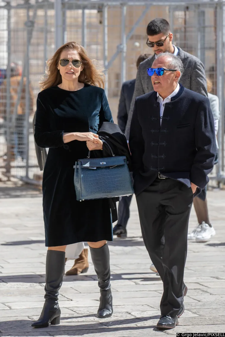 Slavica Ecclestone prošetala Dubrovnikom u elegantnom izdanju: Uživala ju u društvu misterioznog muškarca
