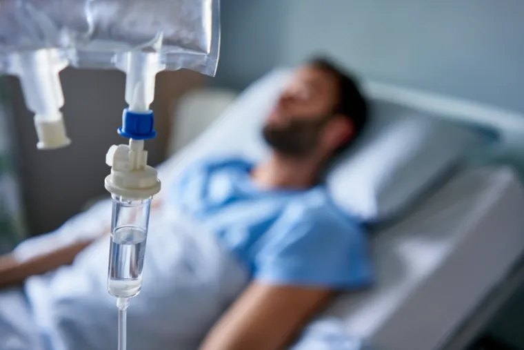 Primljen je u bolnicu i stavljen na infuziju, a oporavio se nakon sedam dana.