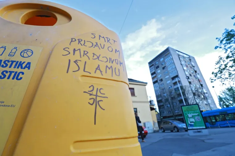 Na kontejnerima okretišta Črnomerec osvanuli natpisi mržnje o islamu, kršćanstvu, muslimanima...