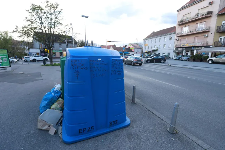 Na kontejnerima okretišta Črnomerec osvanuli natpisi mržnje o islamu, kršćanstvu, muslimanima...