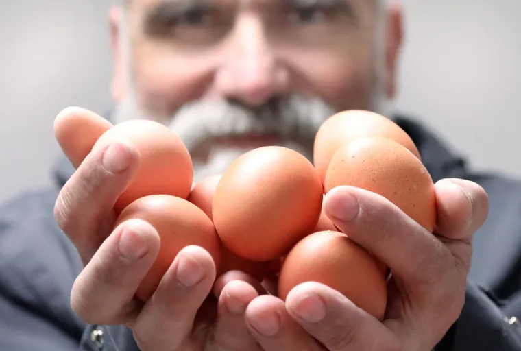 Posao 'Kralja jaja' ovih dana cvate, svi traže njegove proizvode uoči Uskrsa