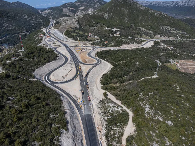 Fotografije iz zraka od kojih zastaje dah: Pogledajte spektakularne prizore pored jednog od najvećih graditeljskih dostignuća u Hrvatskoj