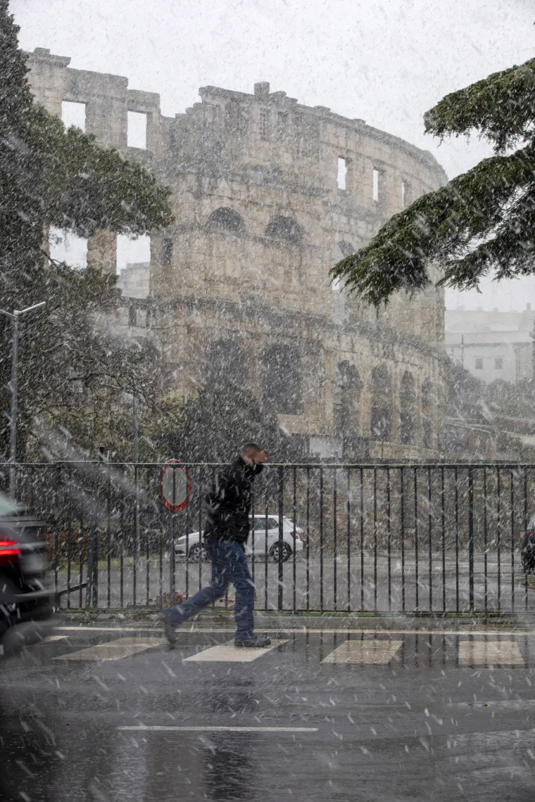 Prije dvije godine snijeg je zabijelio Hrvatsku: Ovako su na&scaron;e ulice izgledale pod bijelim pokrivačem